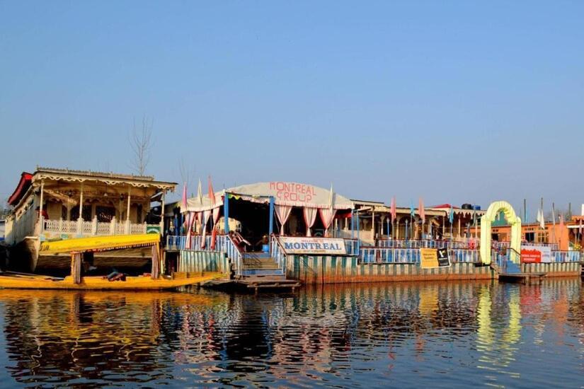 Montreal Group Of Houseboats Hotel Srīnagar Exterior foto